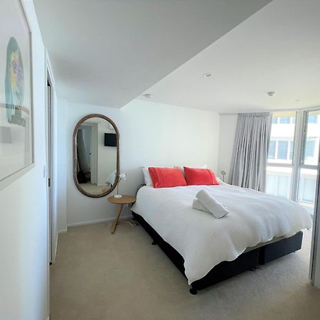 גולד קוסט Foreshore Beachfront Apartments מראה חיצוני תמונה