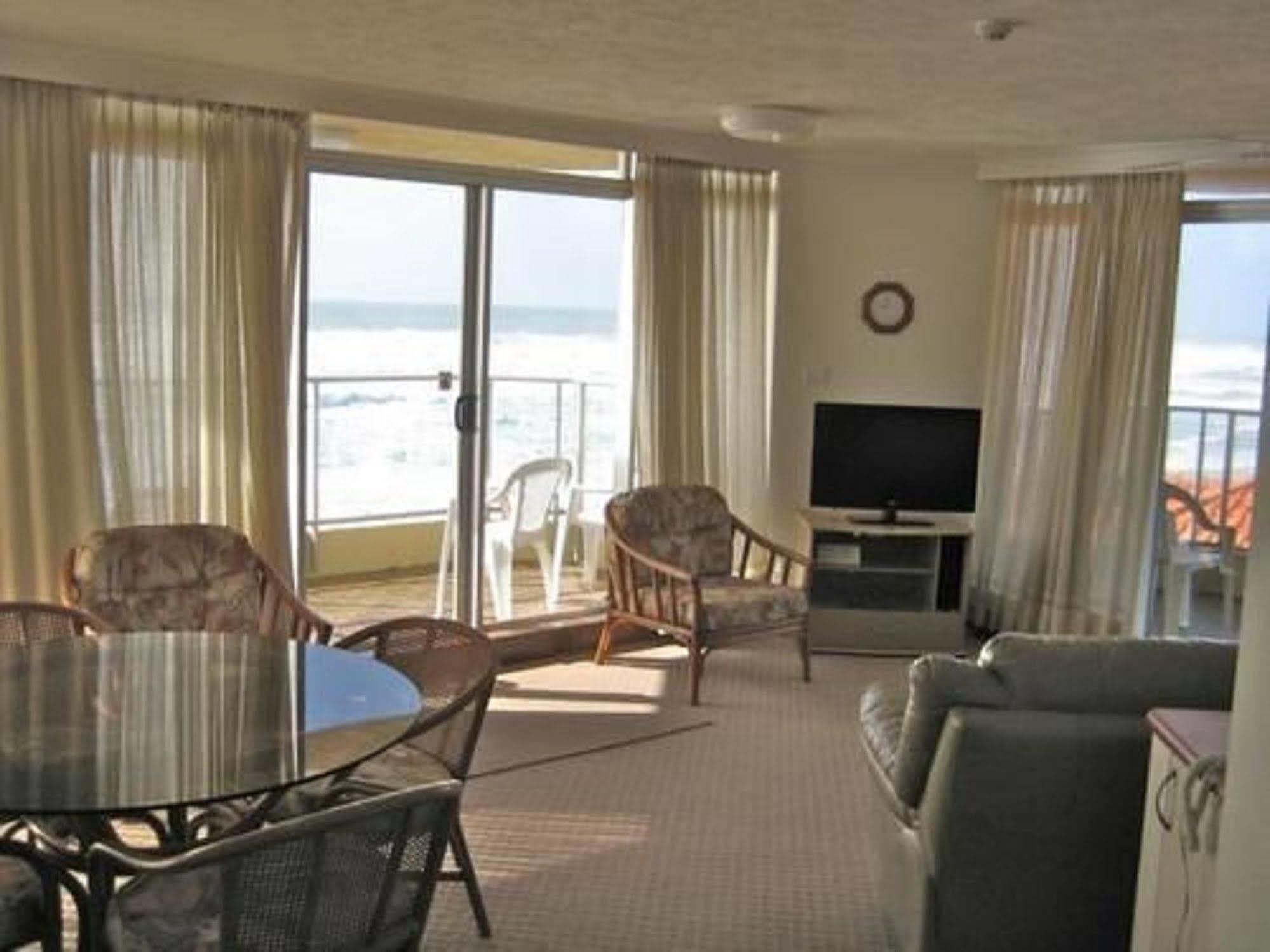 גולד קוסט Foreshore Beachfront Apartments מראה חיצוני תמונה