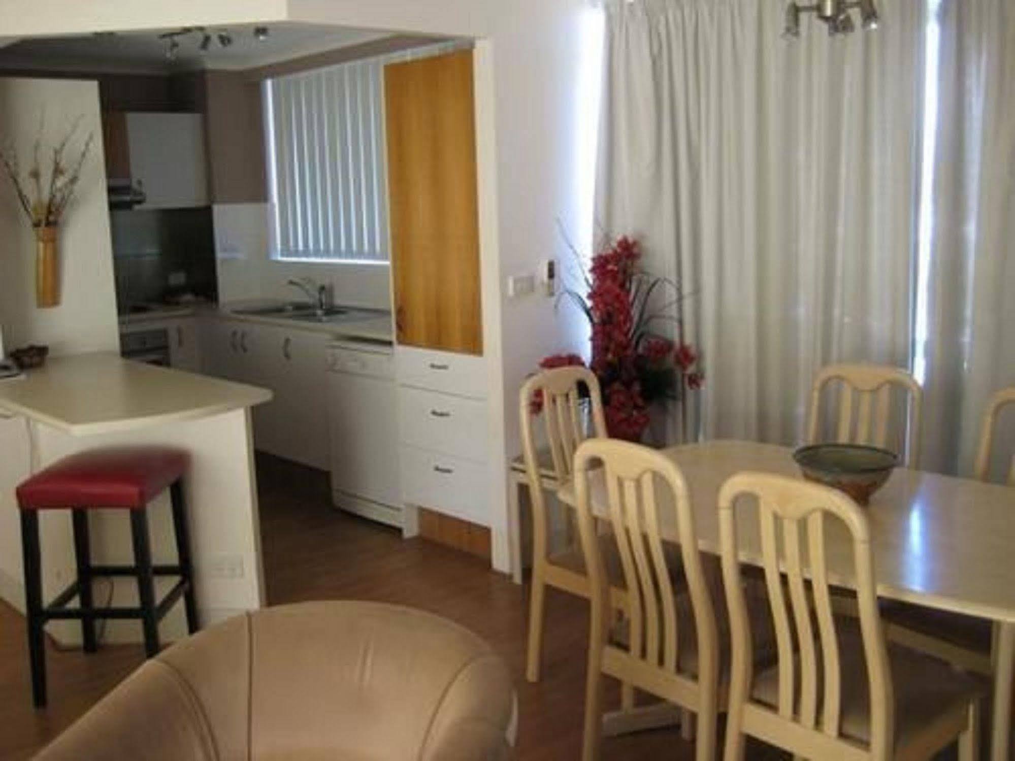 גולד קוסט Foreshore Beachfront Apartments מראה חיצוני תמונה