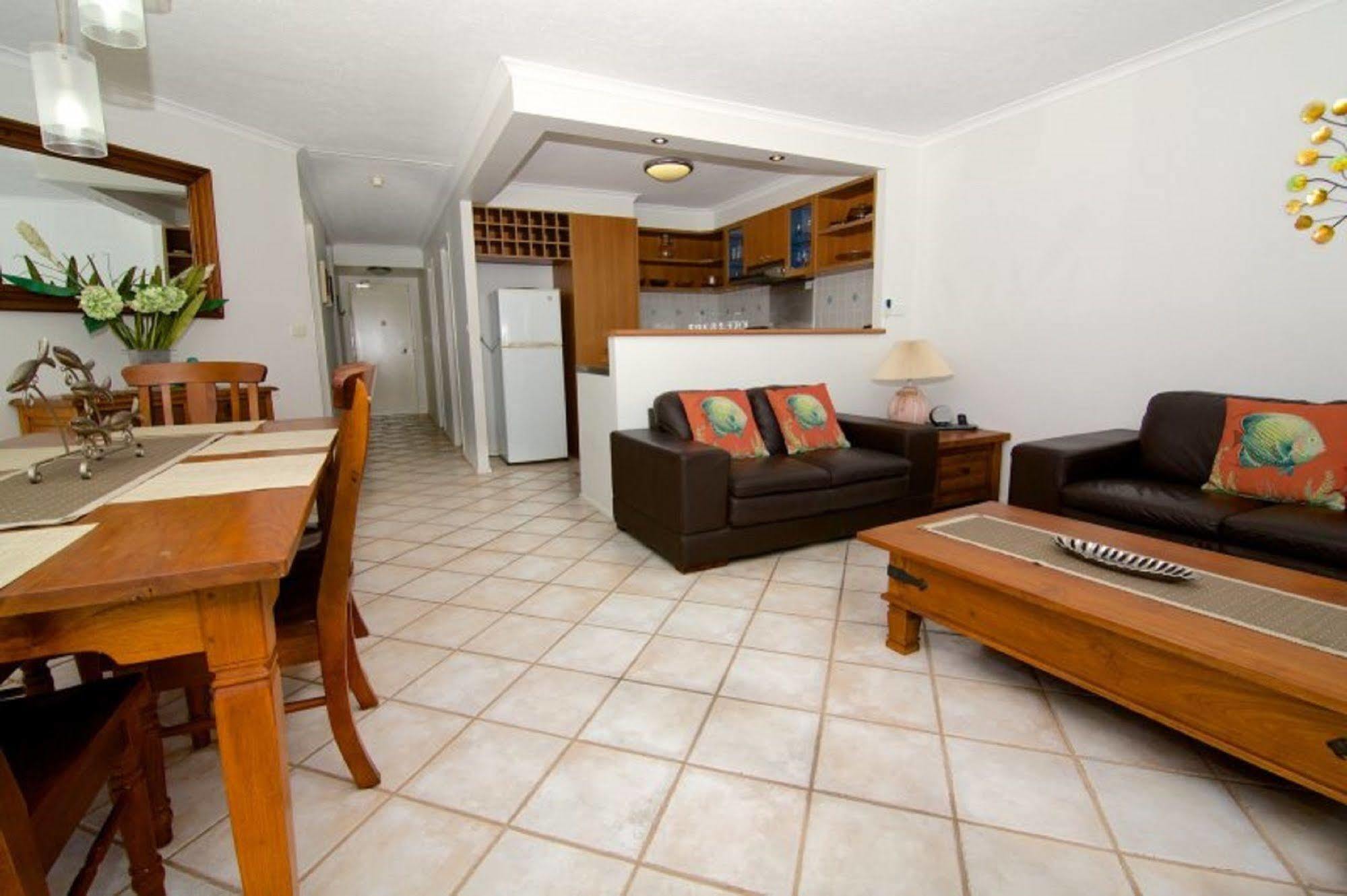 גולד קוסט Foreshore Beachfront Apartments מראה חיצוני תמונה